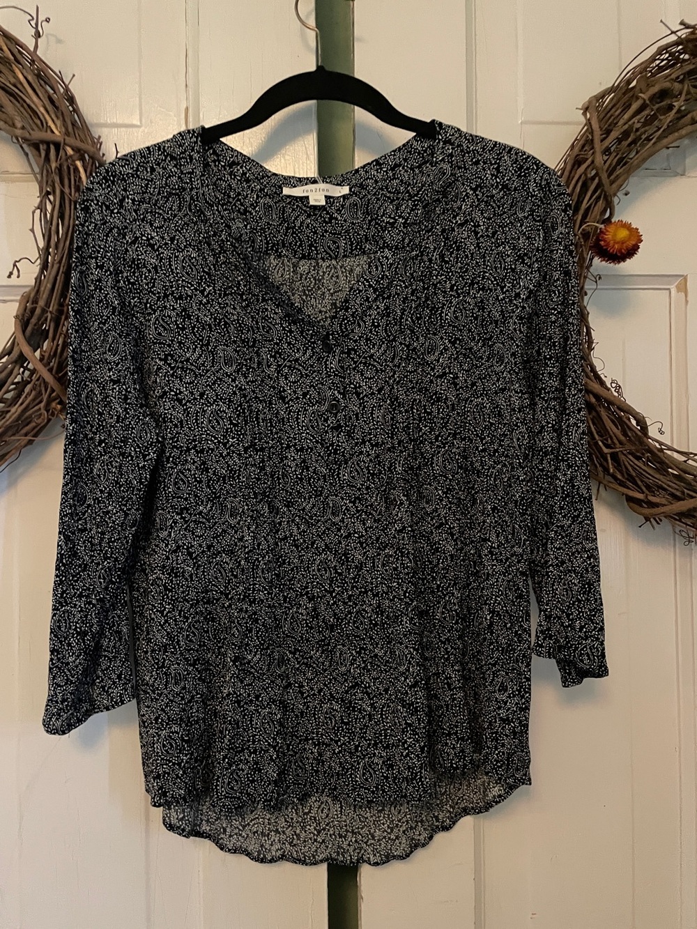 Fun2Fun Black and White Top Women's Size L